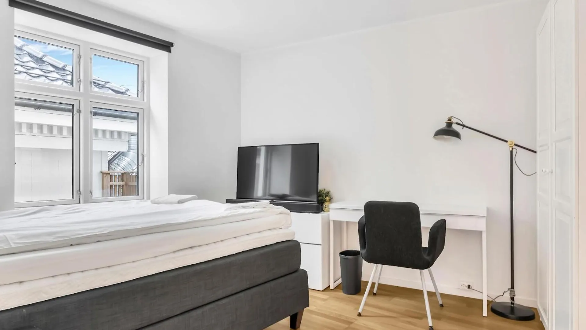 Penthouse At Heart Of Bergen - Four Bed 2 Bath 아파트