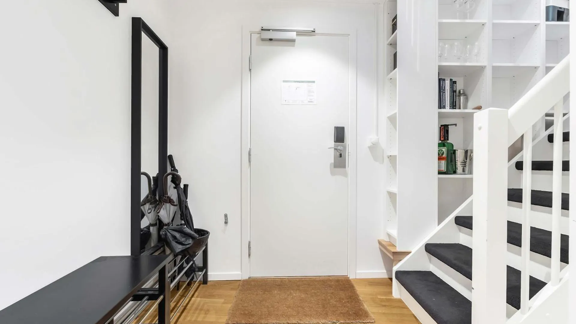 Penthouse At Heart Of Bergen - Four Bed 2 Bath 아파트